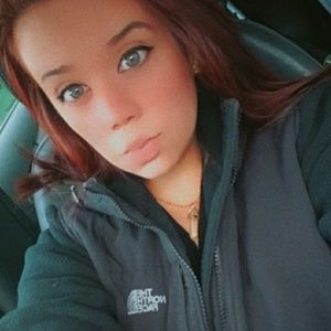 Meet your Posher, Nia